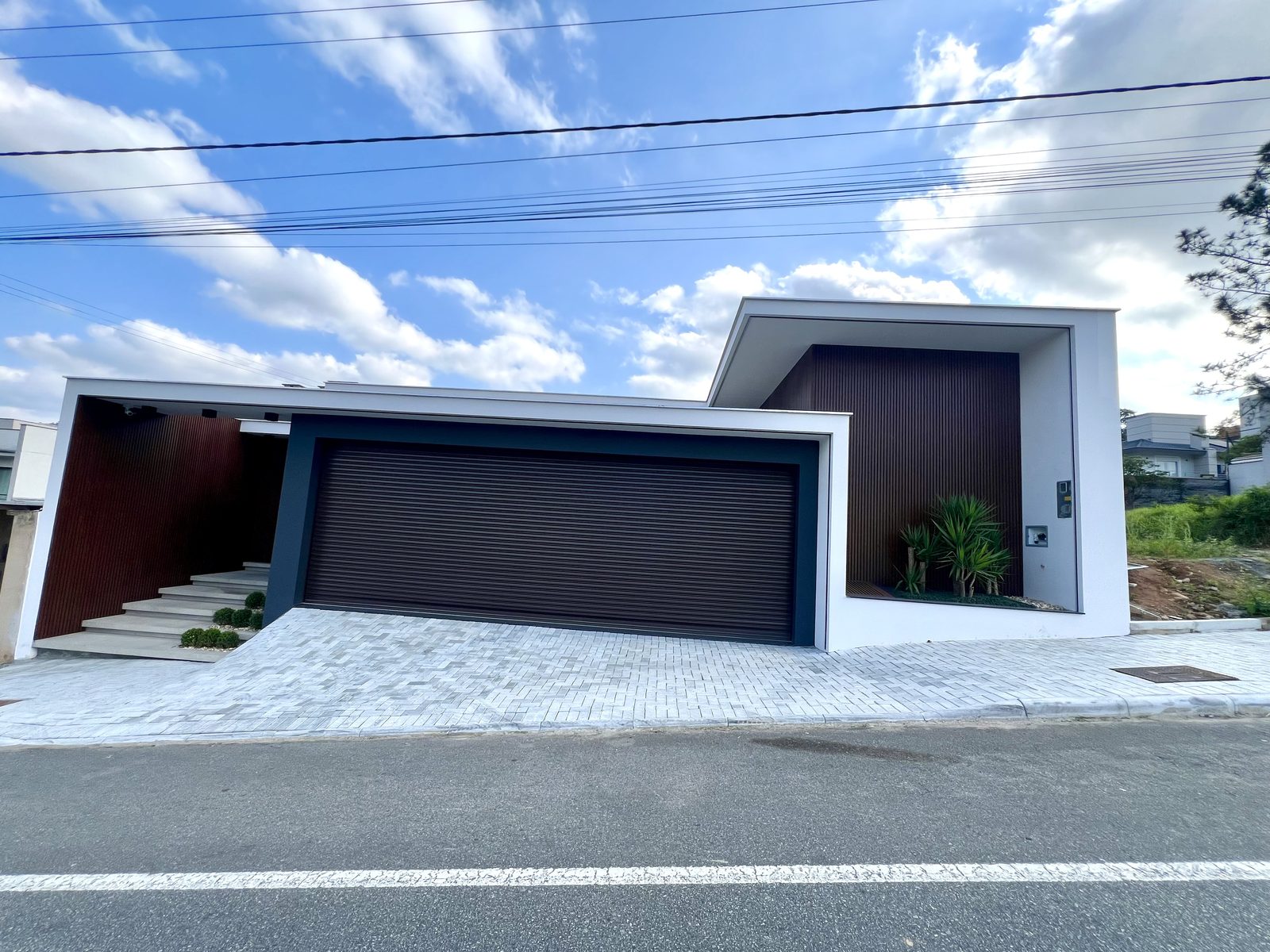 Fachada de residência de alto padrão